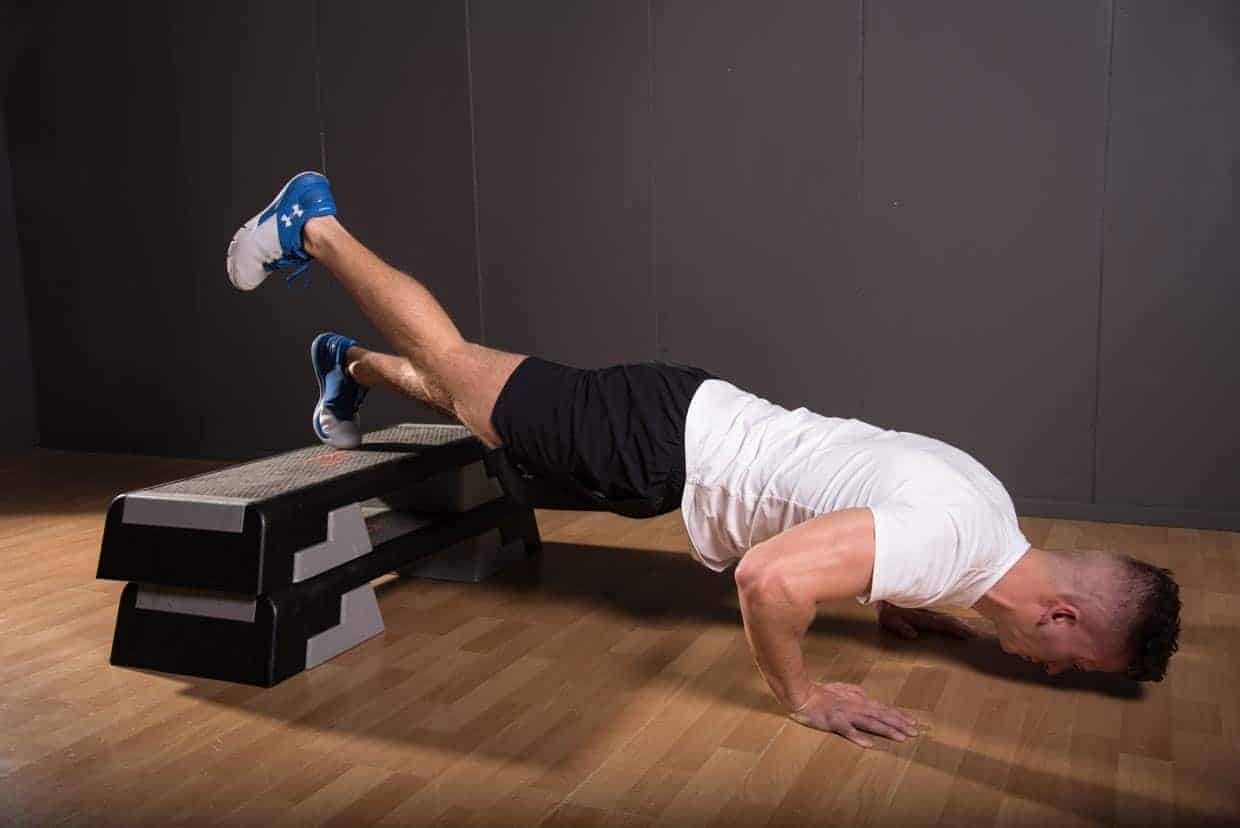 Single leg decline push up