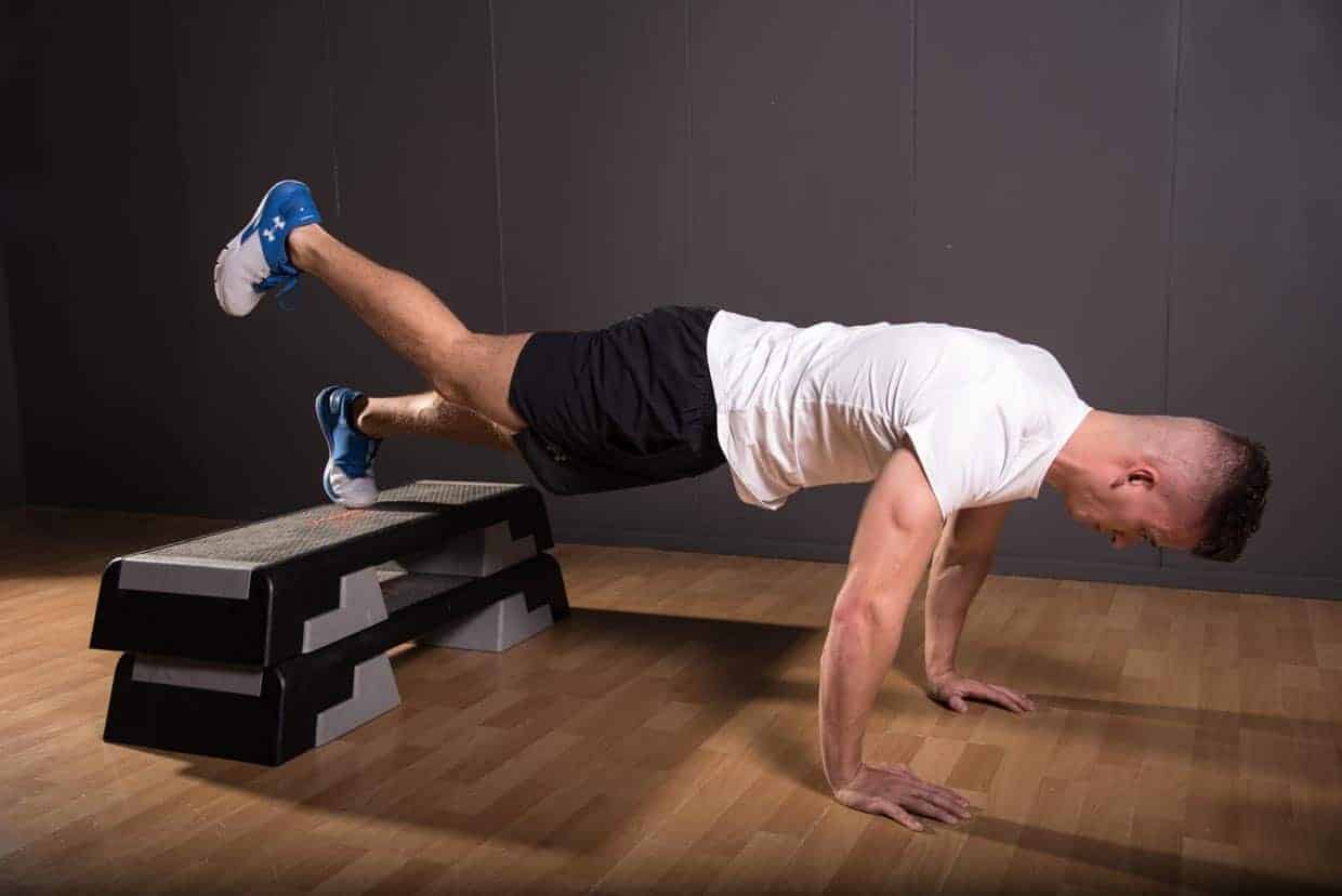 Single leg decline push up