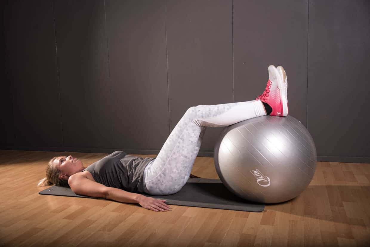 Leg curl on stability ball