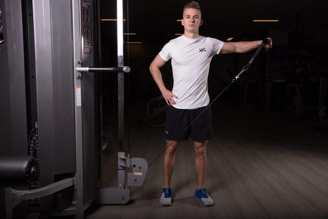 Cable Lateral Raise with one arm