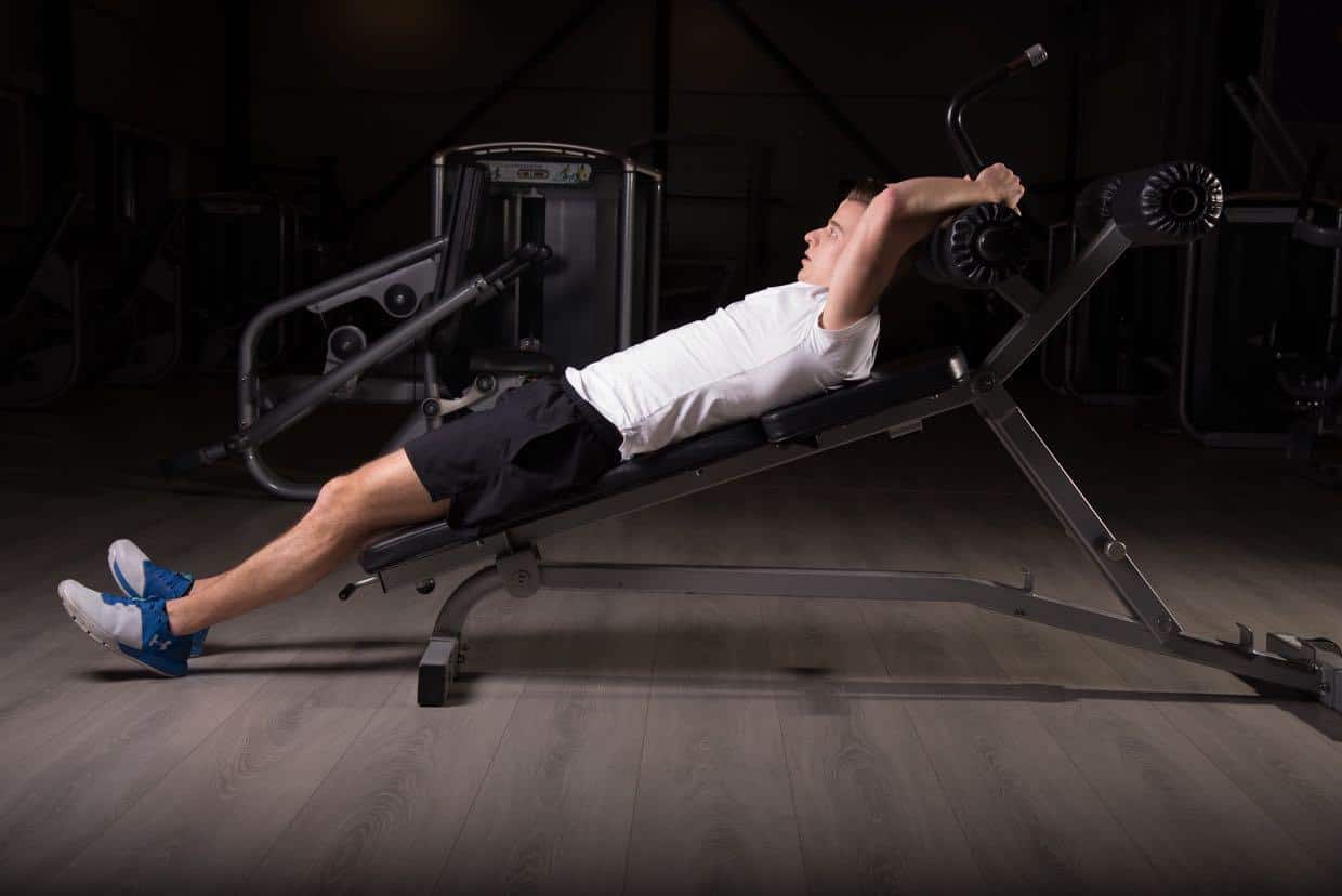 Incline Bench leg raise